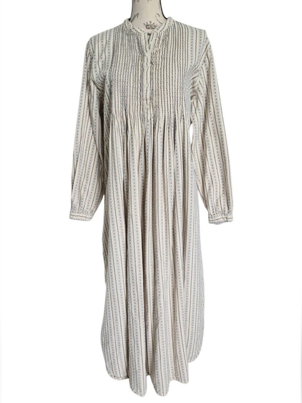 L.L. Bean vintage Dobby cotton flannel striped pintuck pleated nightgown